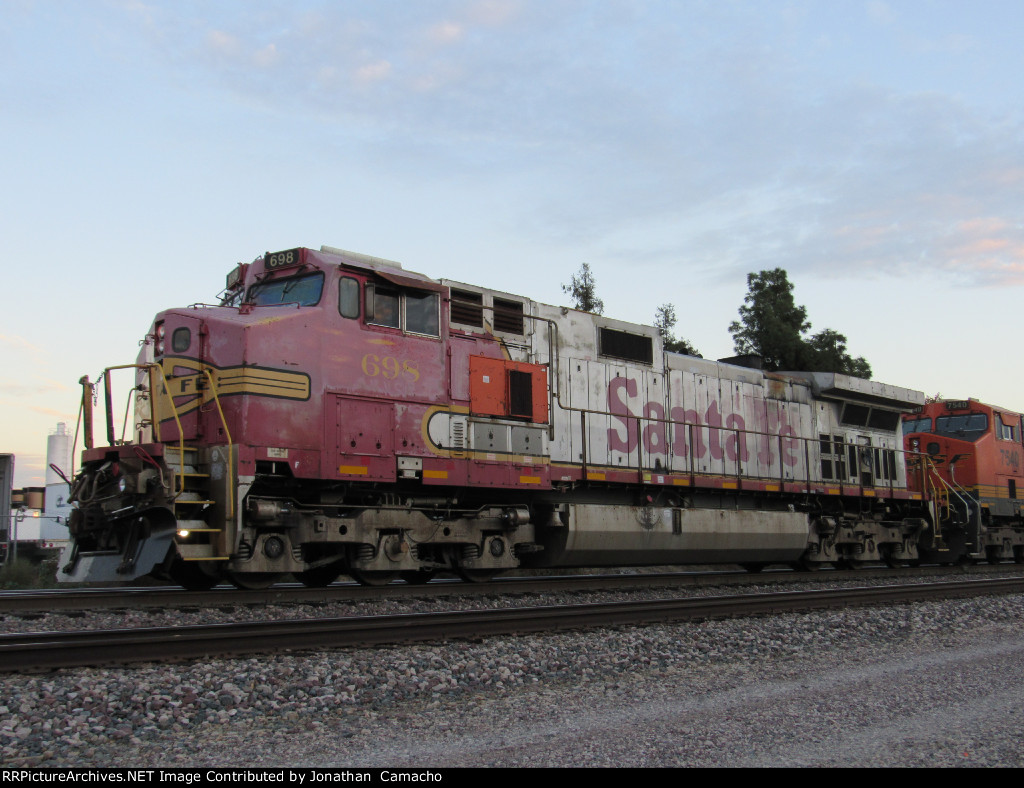 BNSF 698, Santa Fe Lives On, All the Way!